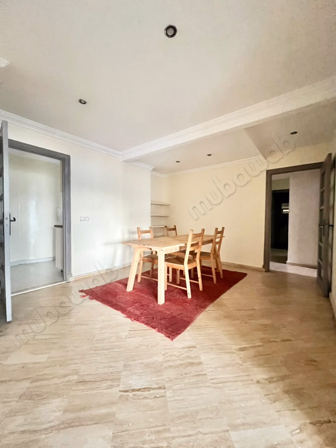 Apartamento semi-amueblado en alquiler - Palmier,