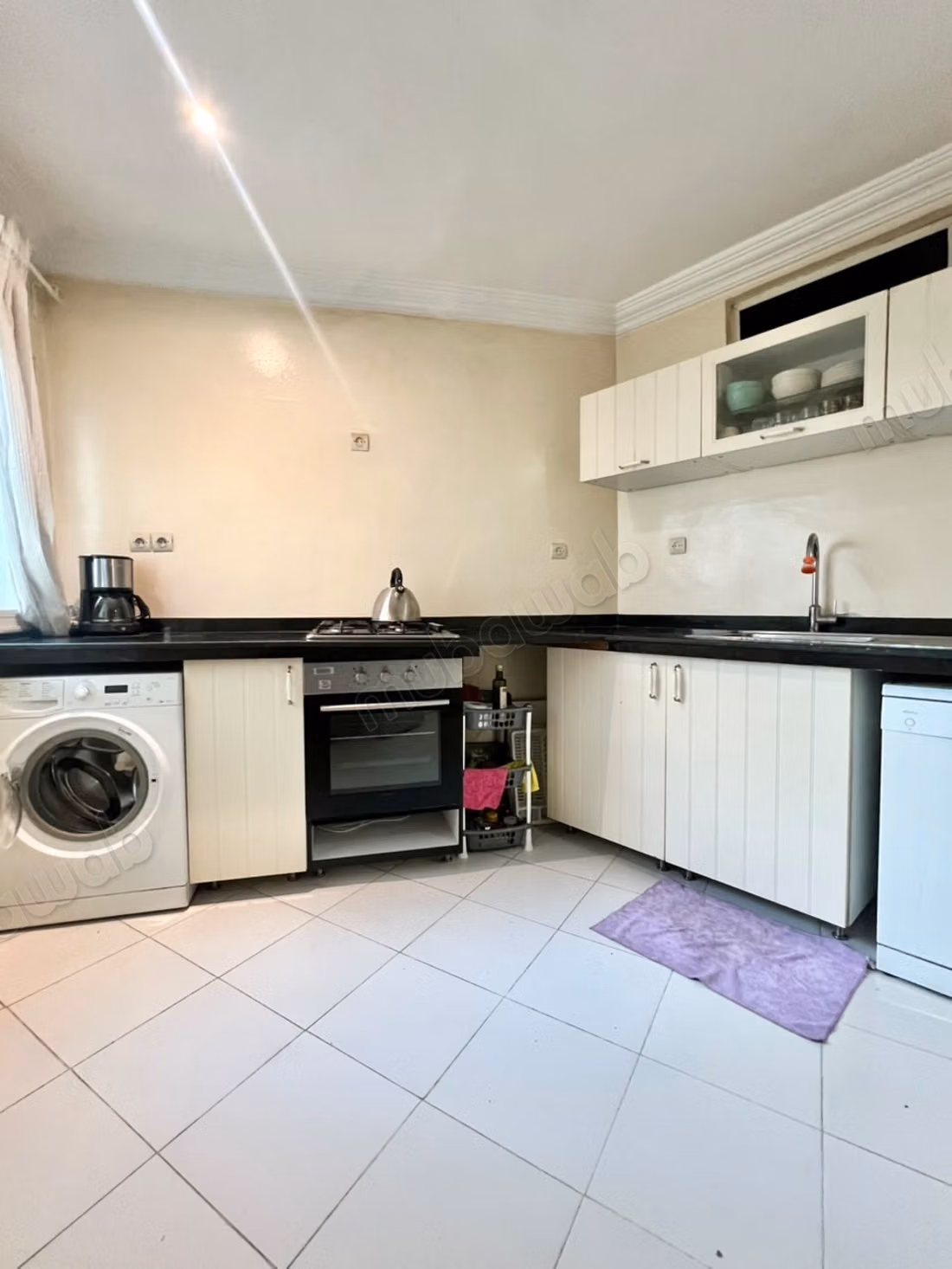 Apartamento semi-amueblado en alquiler - Palmier,