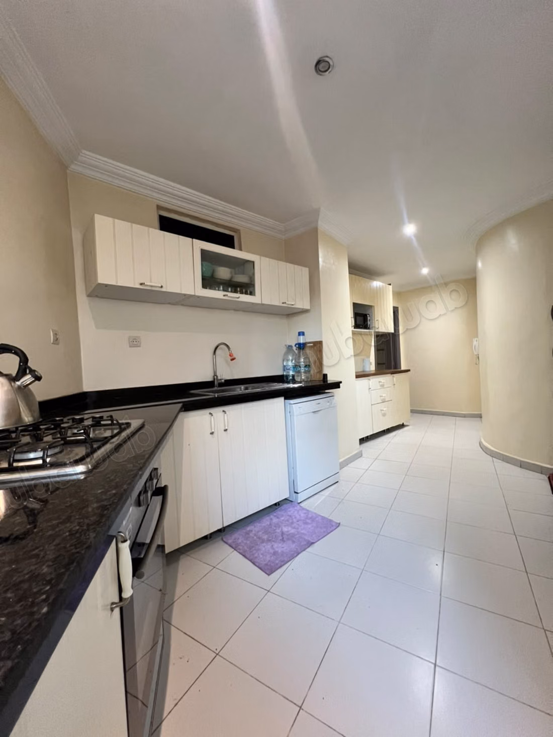 Apartamento semi-amueblado en alquiler - Palmier,