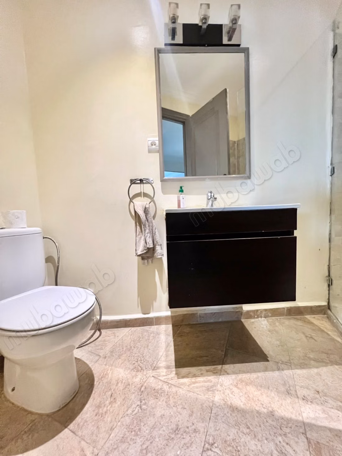 Apartamento semi-amueblado en alquiler - Palmier,