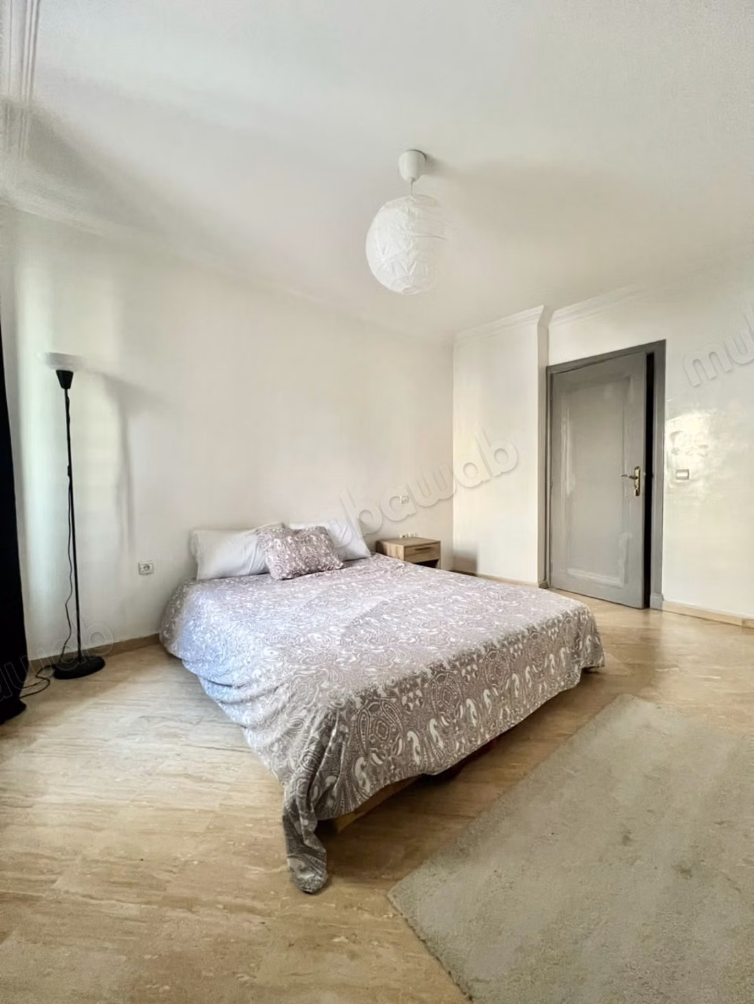 Apartamento semi-amueblado en alquiler - Palmier,