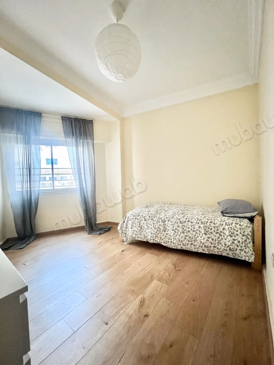 Apartamento semi-amueblado en alquiler - Palmier,