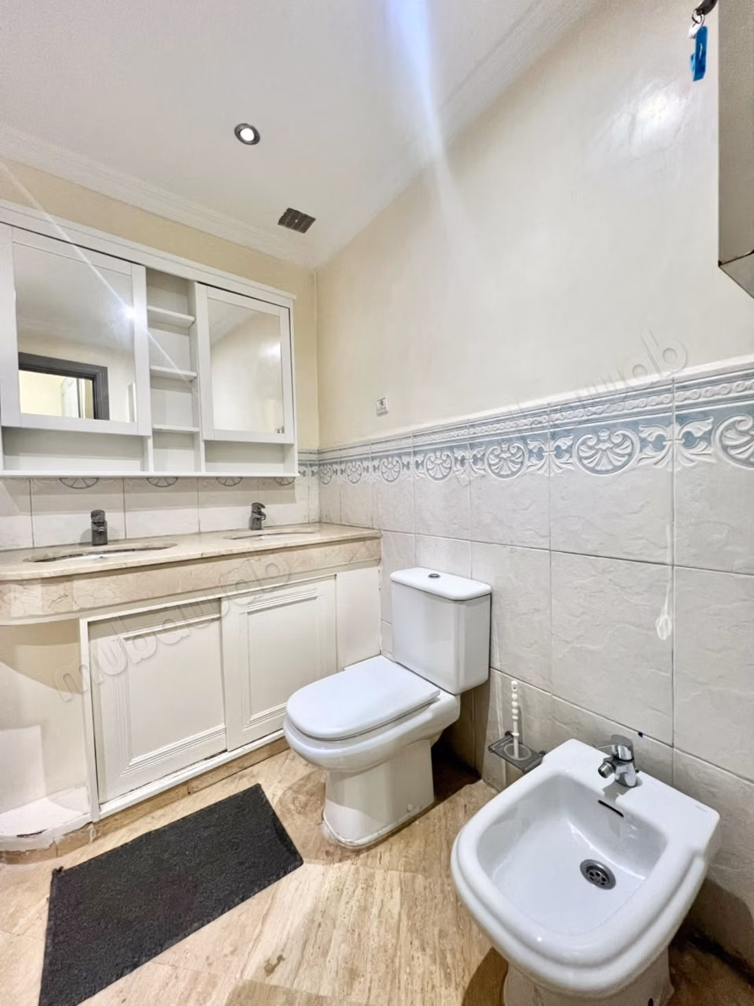 Apartamento semi-amueblado en alquiler - Palmier,