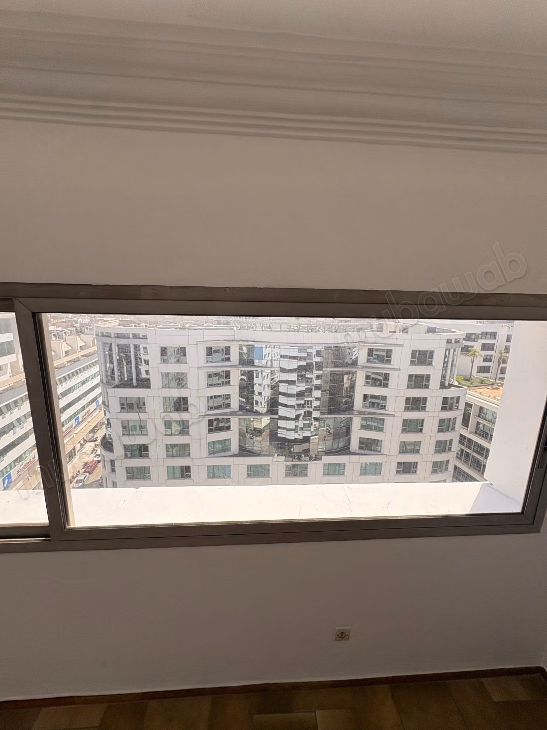 Appartement à vendre à Anfa. 
Superficie 144 m². 
Avec ascenseur et terrasse