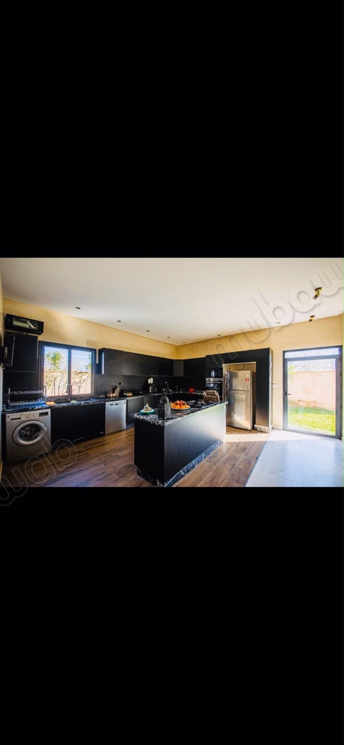Luxury villa for rent on Fez Road. Area 300 m². Well furnished