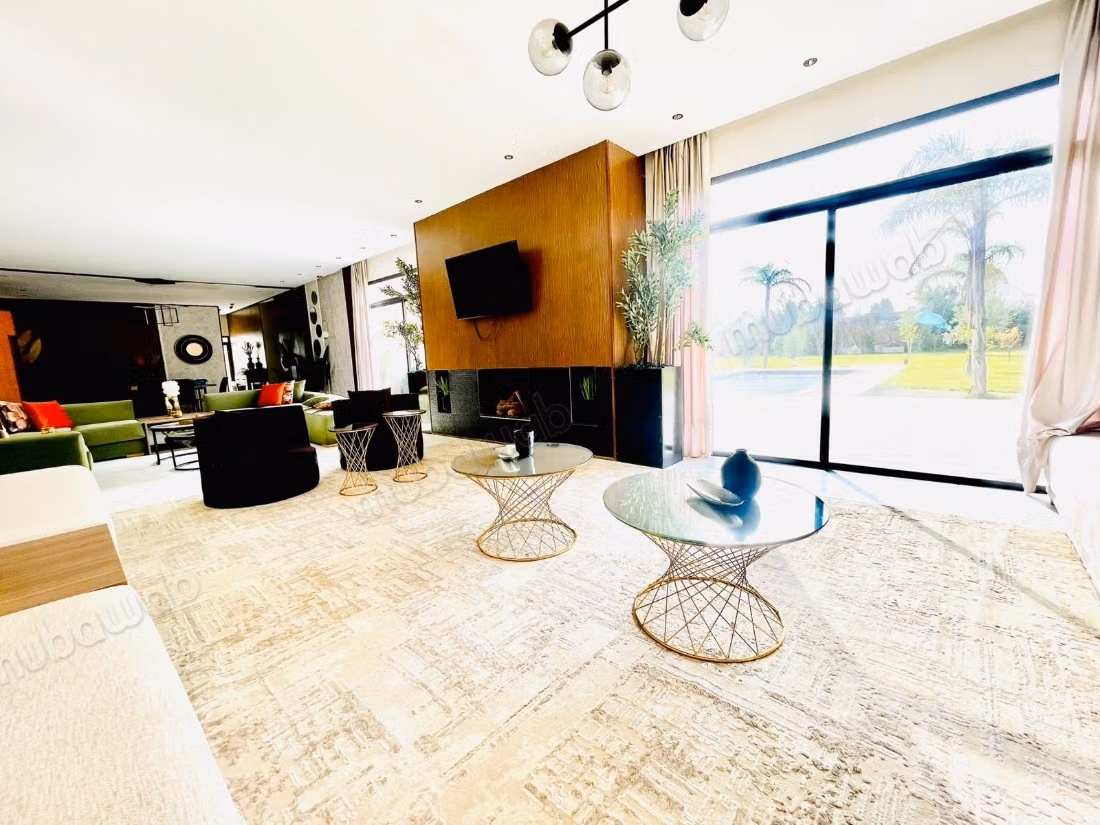 Luxury villa for rent on Fez Road. Area 300 m². Well furnished