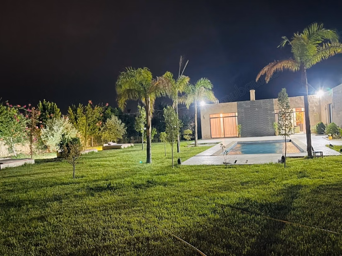 Luxury villa for rent on Fez Road. Area 300 m². Well furnished