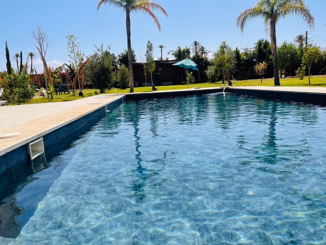 Luxury villa for rent on Fez Road. Area 300 m². Well furnished