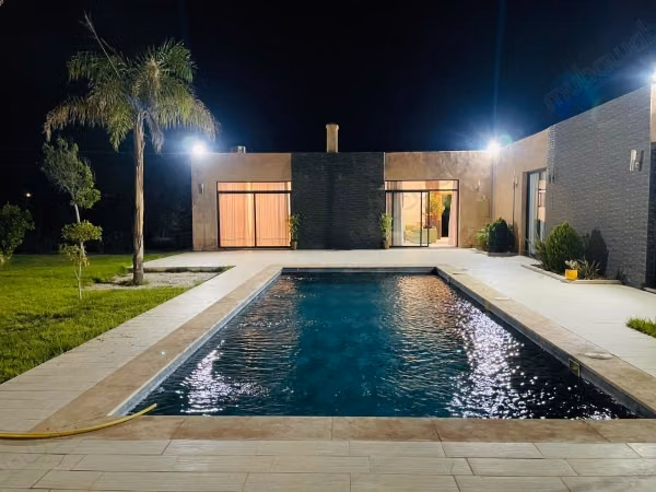 Villa di lusso in affitto su Via Fez. Superficie 300 m². Ben arredato