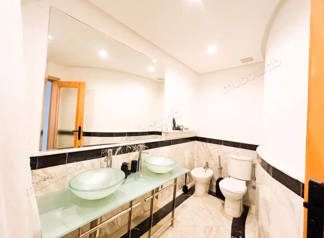 Superbe appartement à louer à Gauthier. 
4 belles chambres