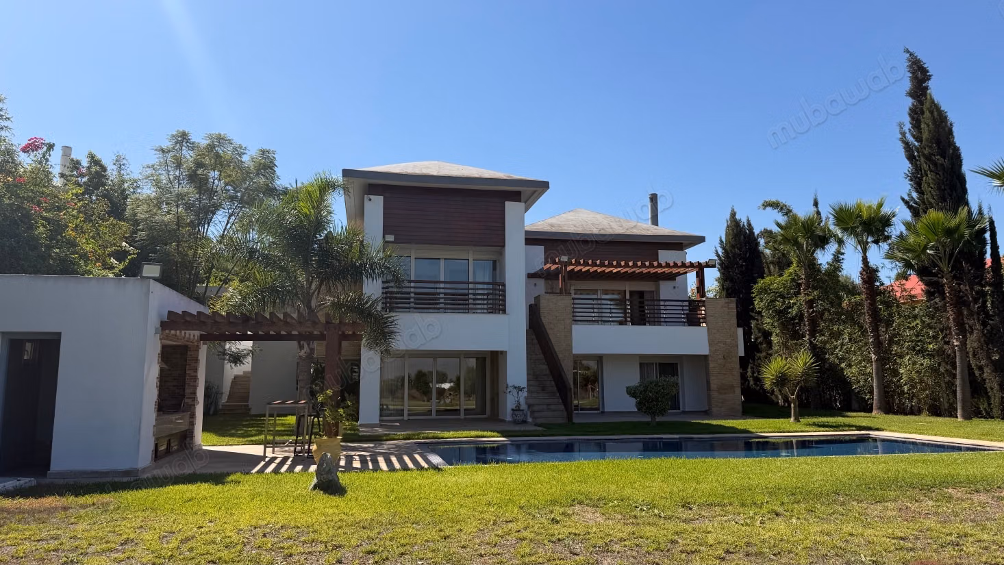 Villa d’exception à louer – front golf, ville verte bouskoura