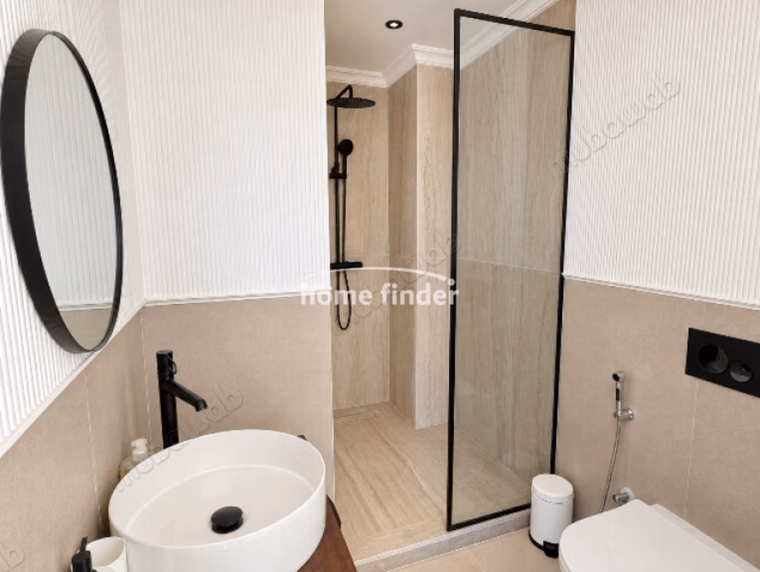 Studio neuf à louer sur Les Princesses 
63 m²