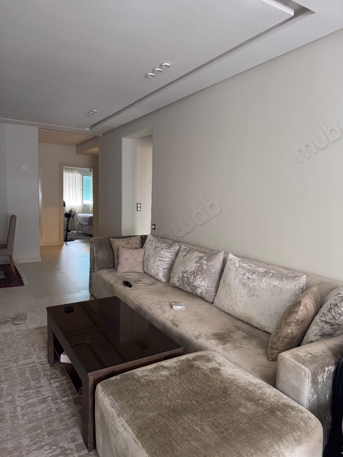 Bonito apartamento en venta en Administrativo. 3 hermosas habitaciones. Amueblado