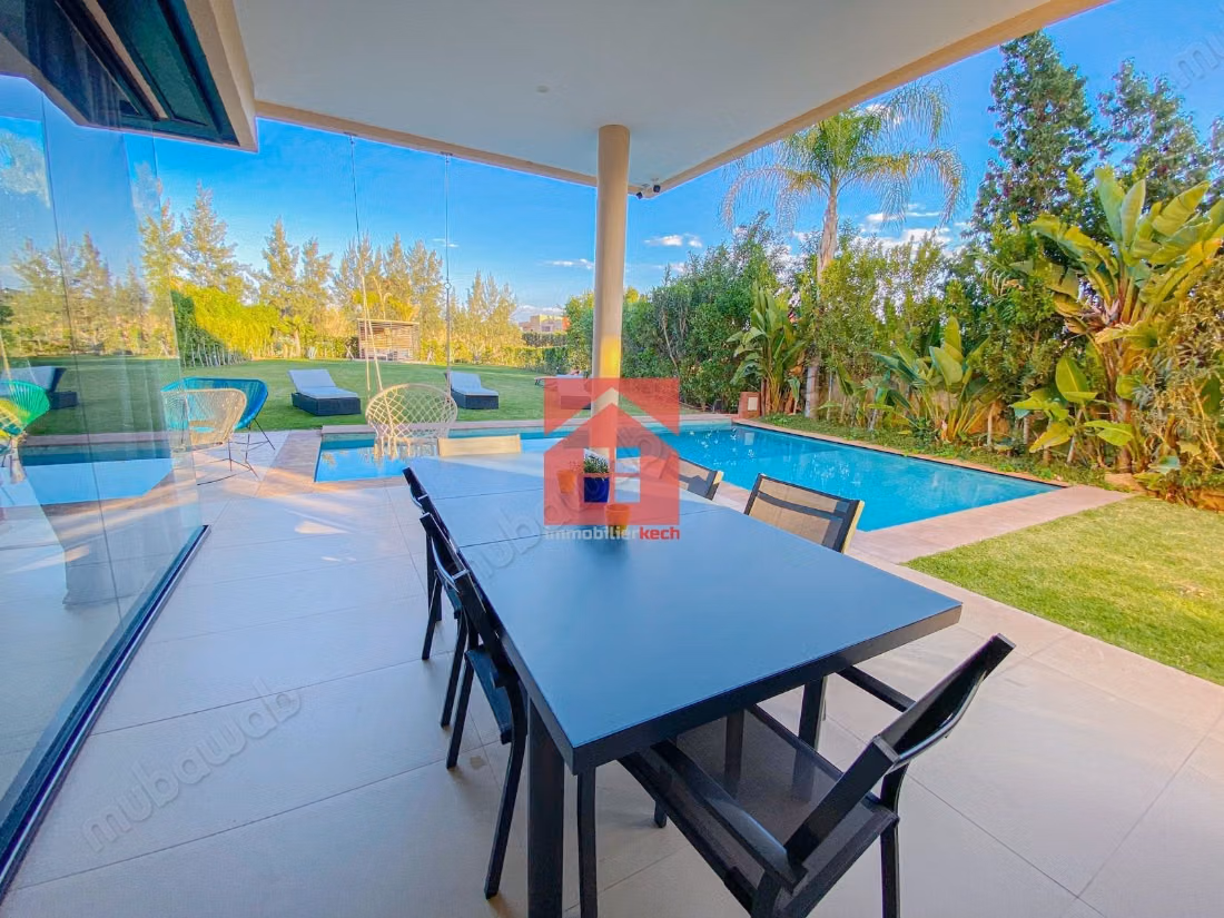 Chic et moderne villa avec Piscine Privée a Louer