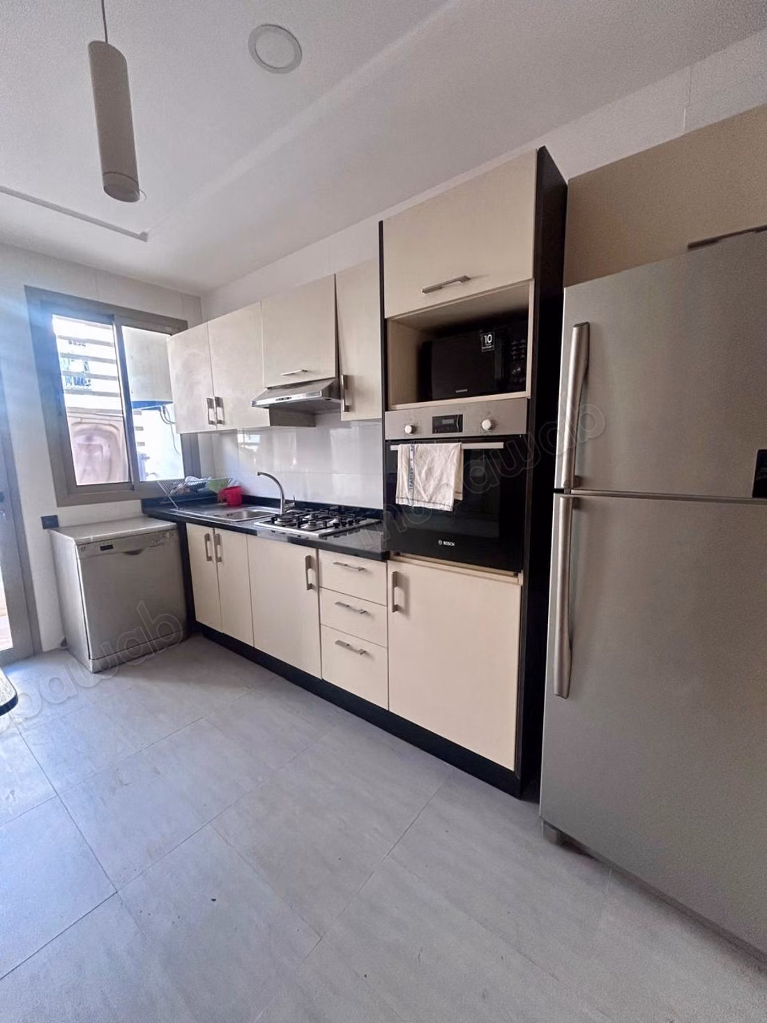 A louer bel appartement sur californie