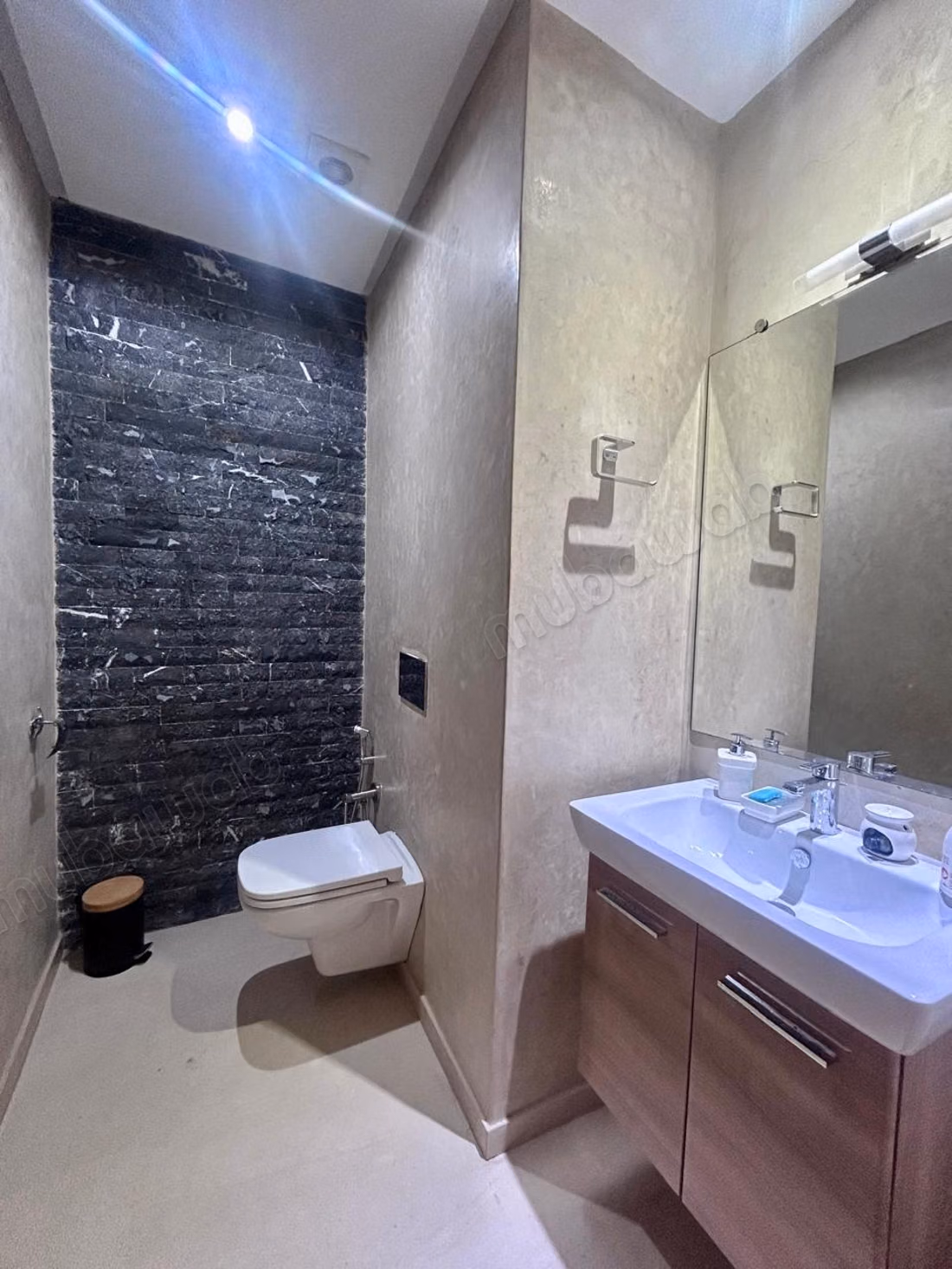 A louer bel appartement sur californie