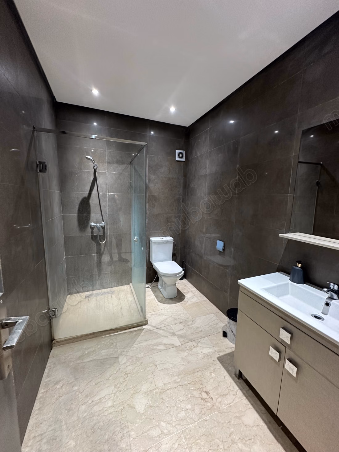 Rental of an apartment in Guéliz. Area of 92 m². Parking and terrace