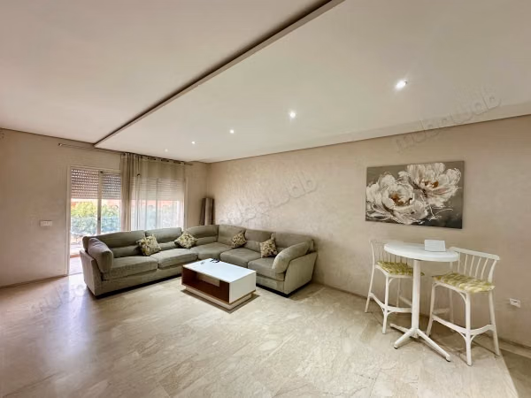 Affitto di un appartamento a Guéliz. Superficie di 92 m². Parcheggio e terrazza