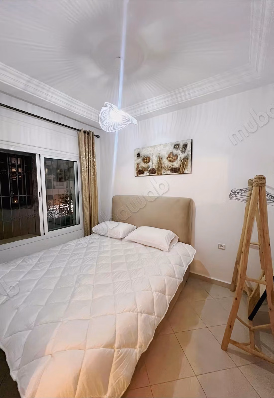 Bel appartement à vendre à Sharaf. Superficie totale de 44 m². Meublé