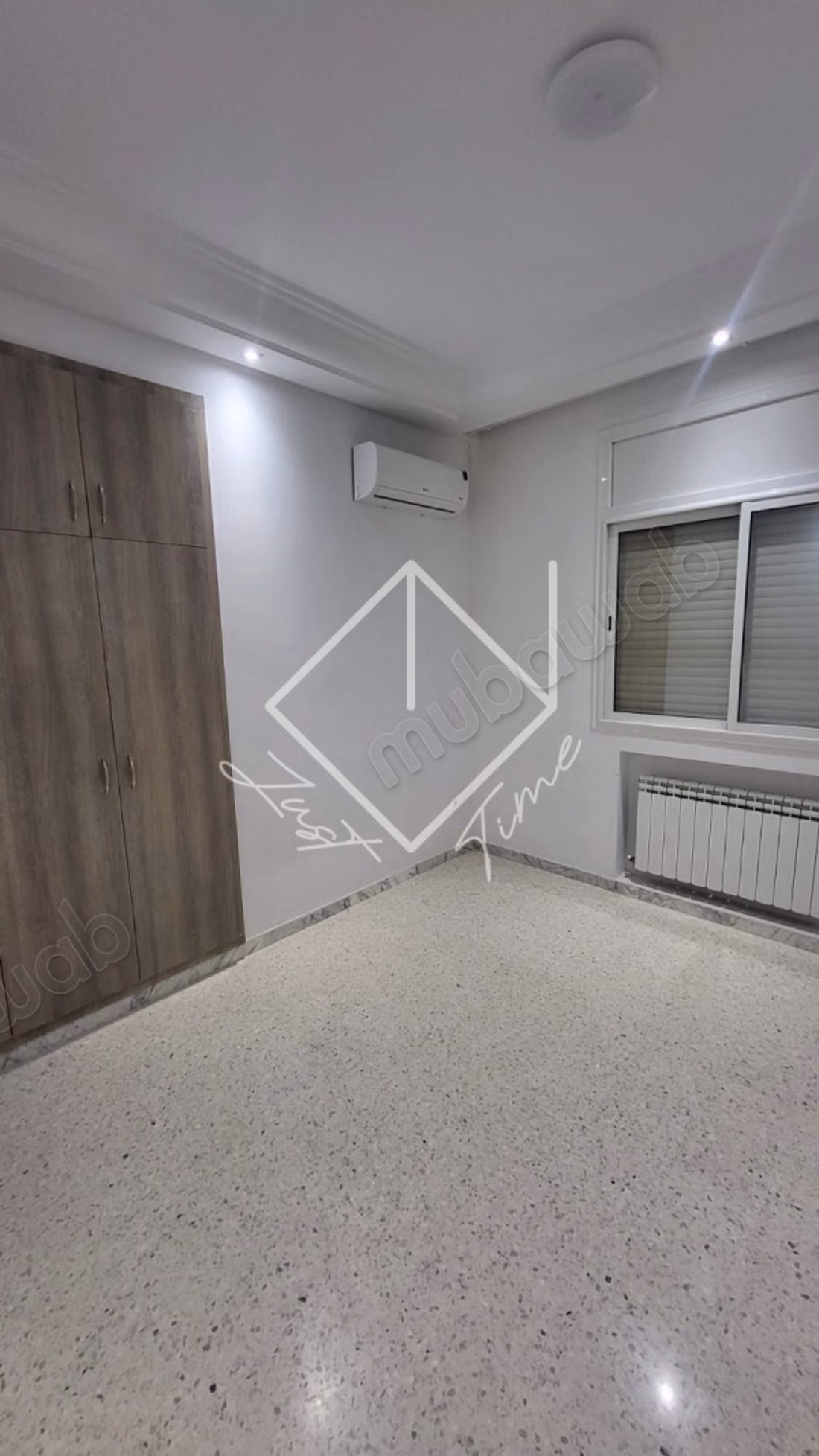 Villa en duplex S4 à vendre à cité ghazela