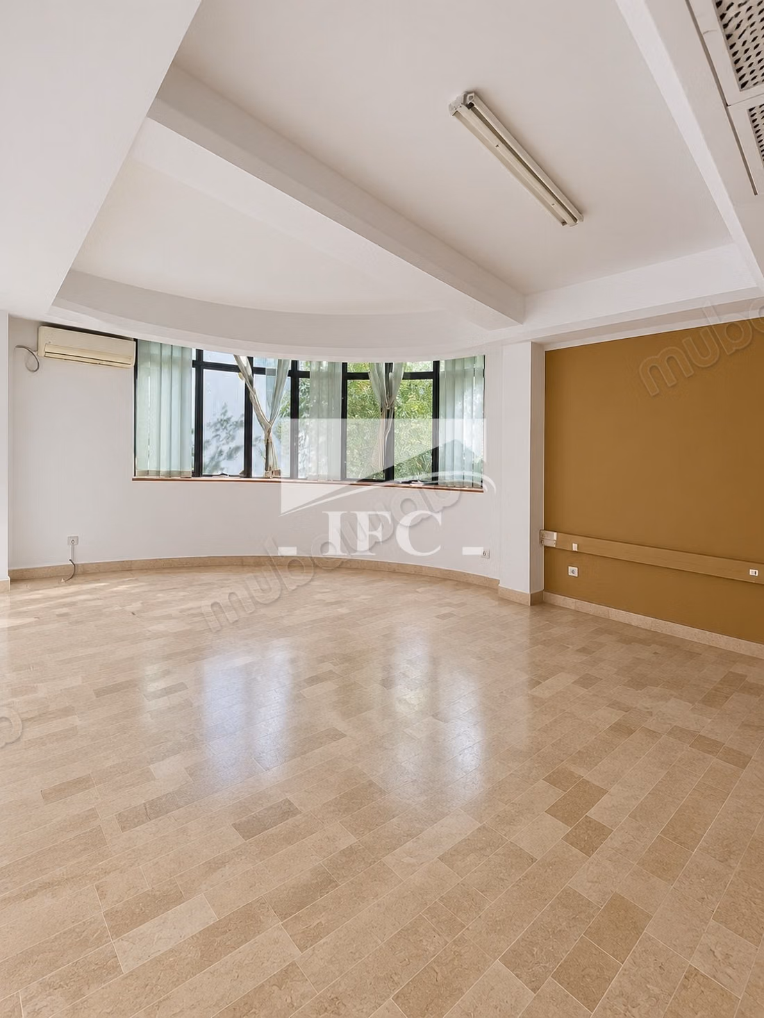 Floor for rent 320m² City Garden IFCM270