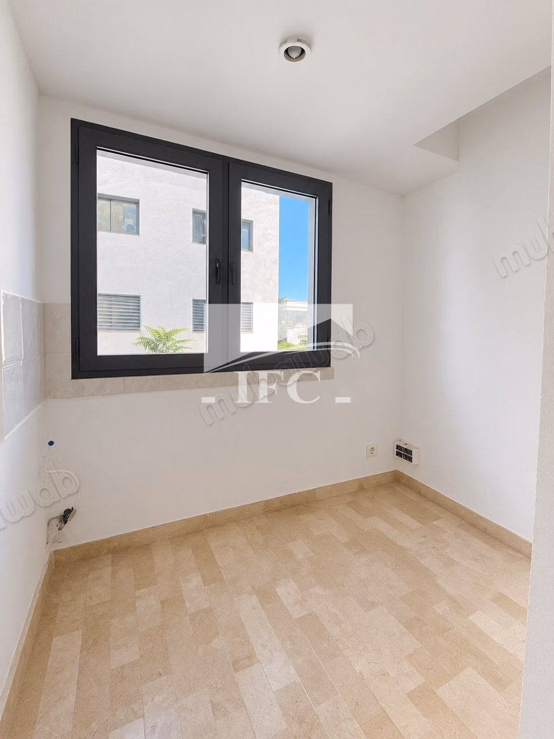 Floor for rent 320m² City Garden IFCM270