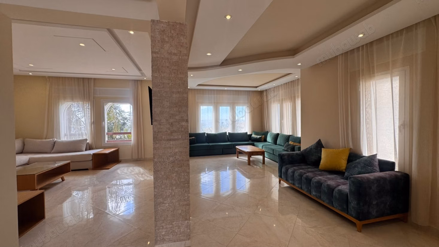 Villa de luxe avec piscine et vue mer à louer