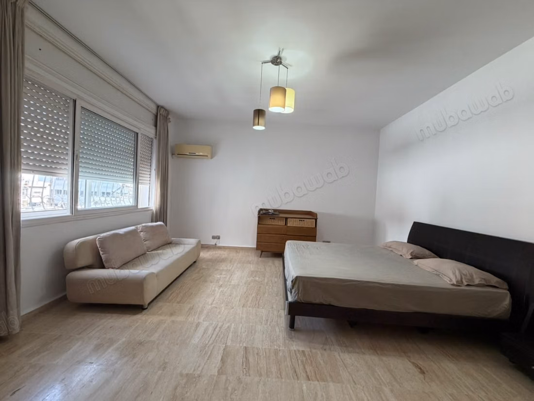 Spacious apartment for rent empty Gauthier