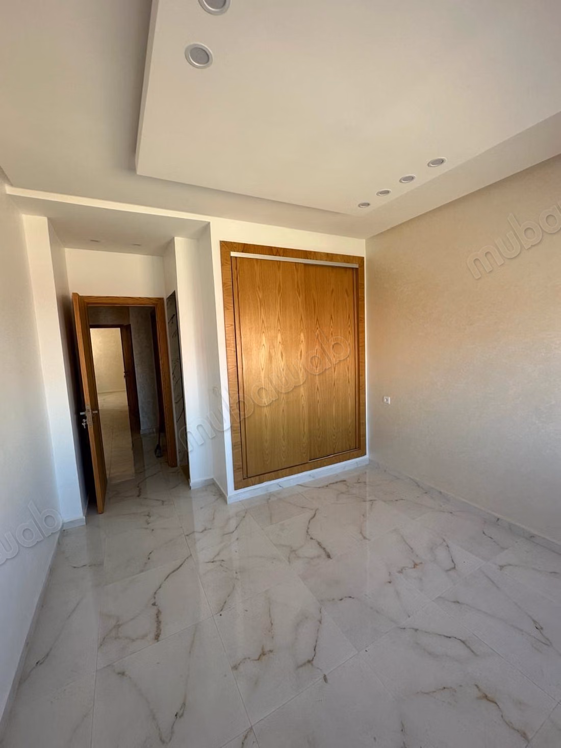 Appartement en location à Val Fleuri.
Superficie 90 m².
Télévision