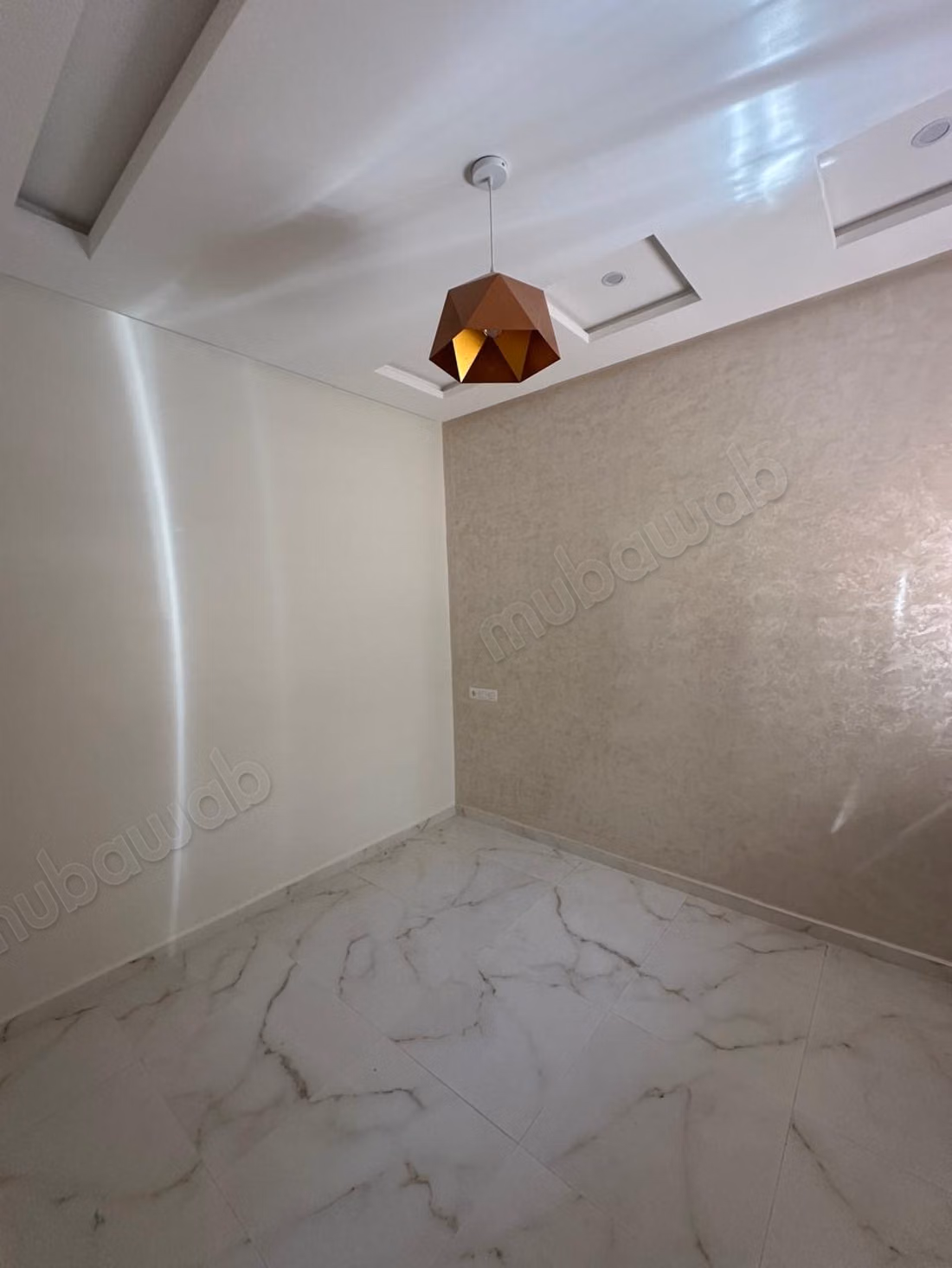 Appartement en location à Val Fleuri.
Superficie 90 m².
Télévision