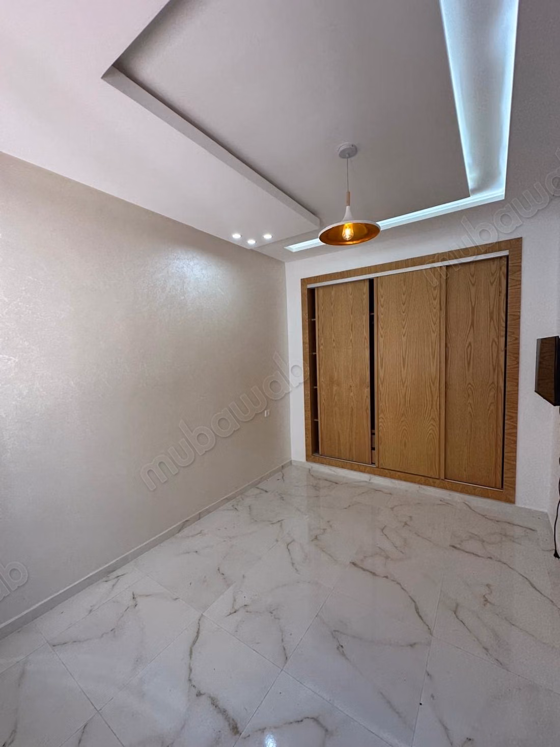 Appartement en location à Val Fleuri.
Superficie 90 m².
Télévision