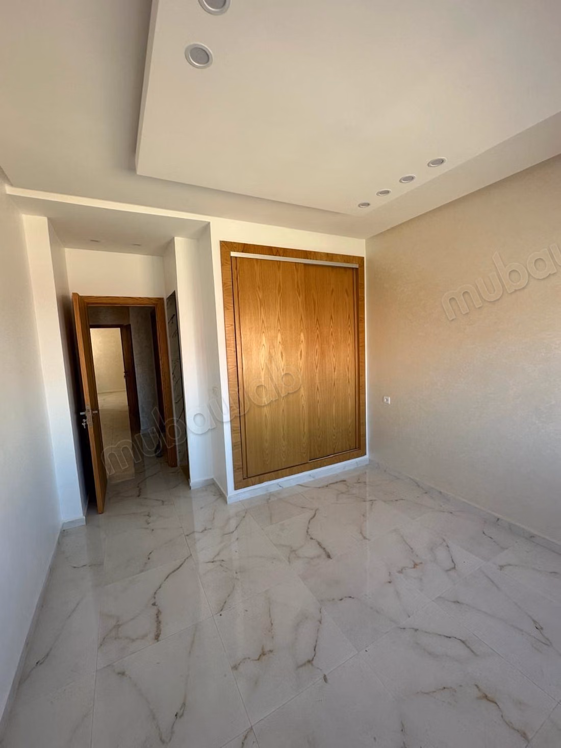 Appartement en location à Val Fleuri.
Superficie 90 m².
Télévision