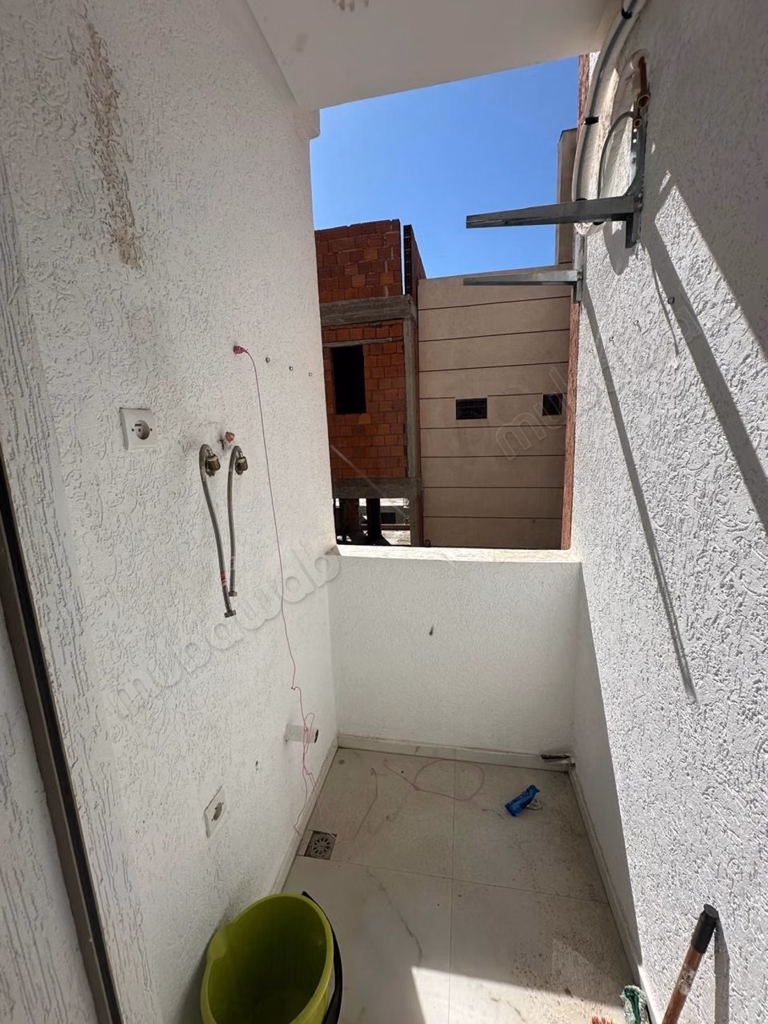 Appartement en location à Val Fleuri.
Superficie 90 m².
Télévision
