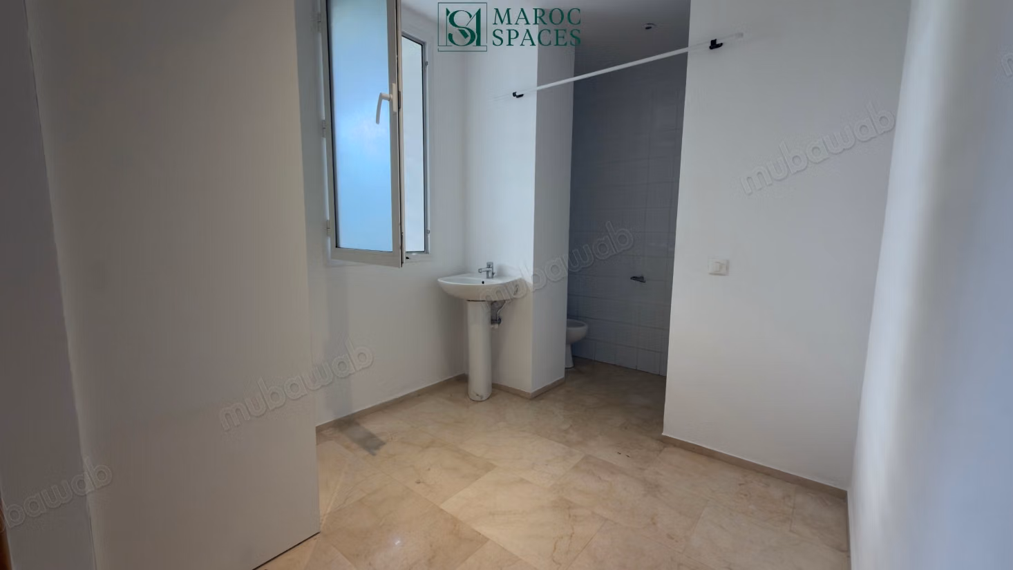 Appartement 3 chambres à louer avec jardin 200m²
