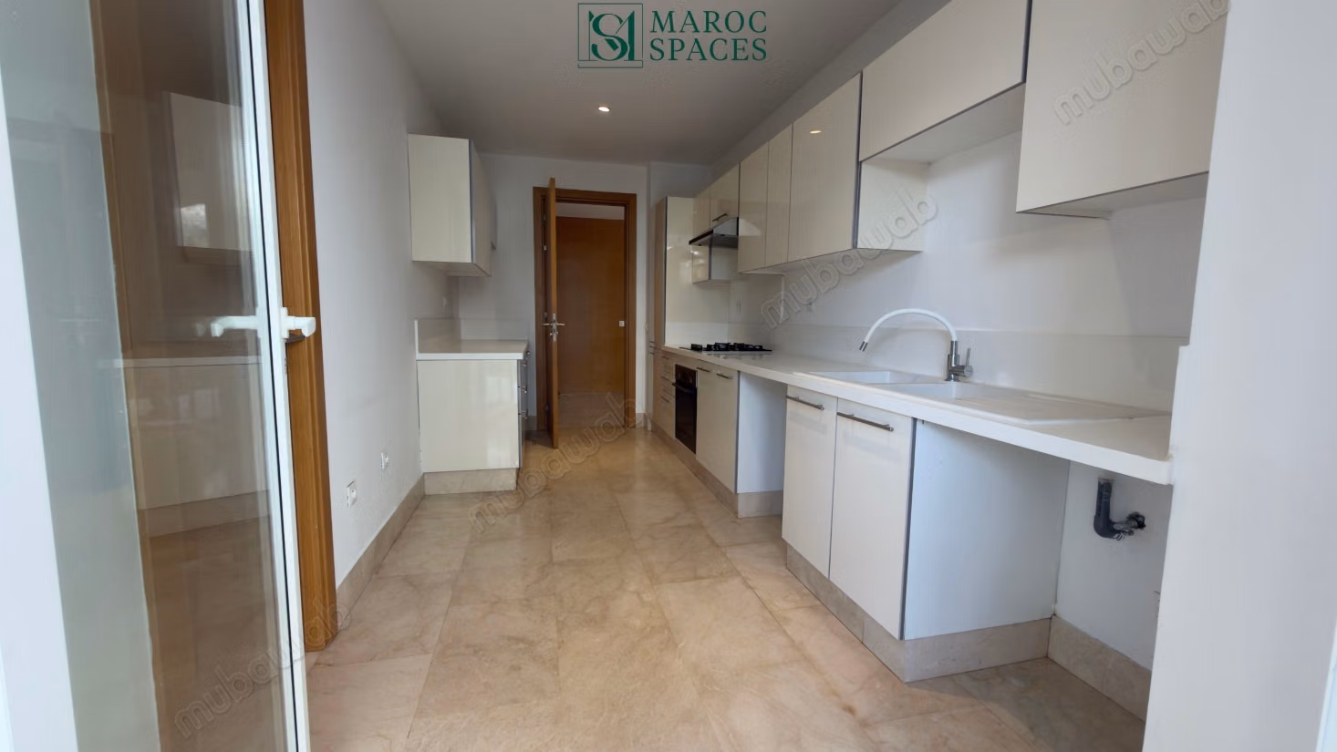 Appartement 3 chambres à louer avec jardin 200m²