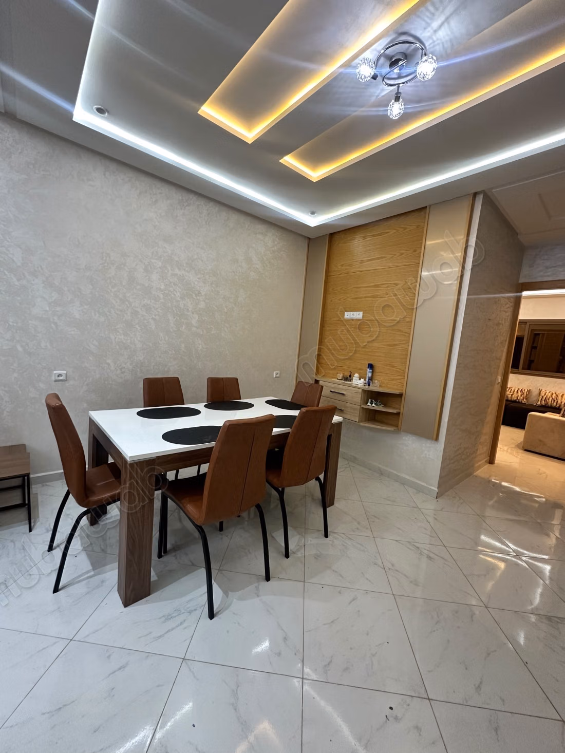Appartement à vendre à Al-Younes Mahdia, à 5 minutes de la plage. Superficie 75 m². Meublé