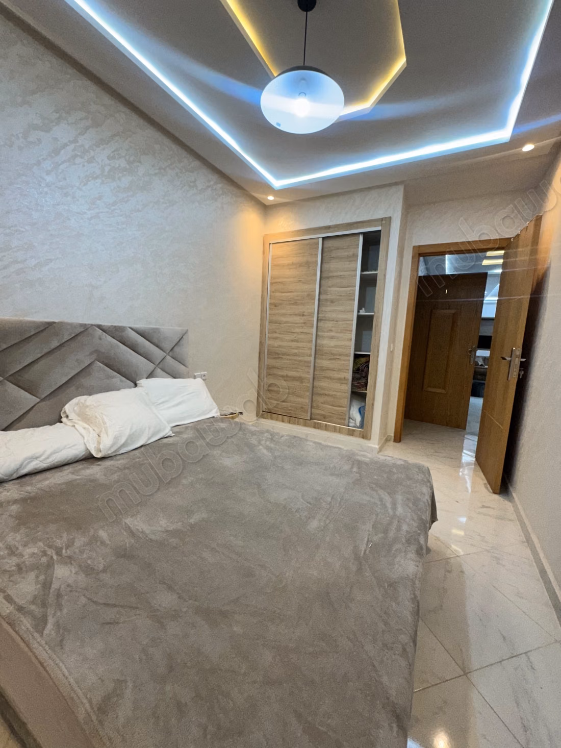 Appartement à vendre à Al-Younes Mahdia, à 5 minutes de la plage. Superficie 75 m². Meublé