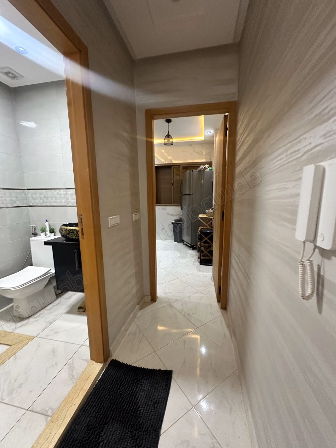 Appartement à vendre à Al-Younes Mahdia, à 5 minutes de la plage. Superficie 75 m². Meublé