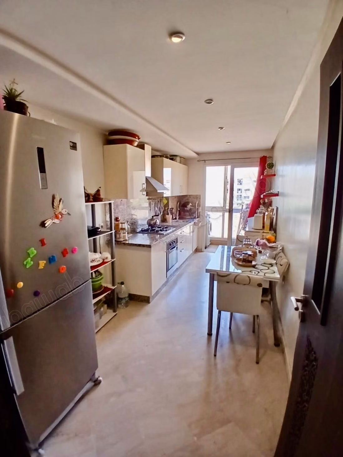 Appartement 87 m² à vendre à Route de Safi à Marrakech. 
2 chambres agréables. 
Meublé