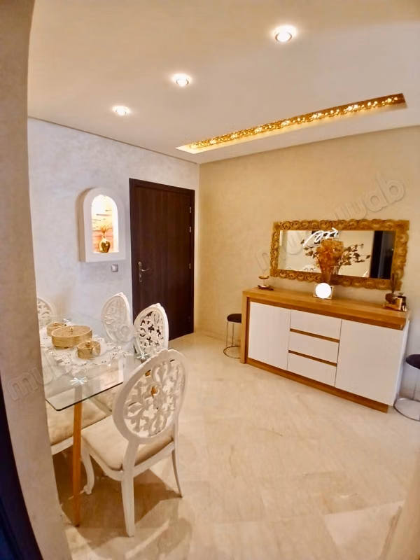 Appartement 87 m² à vendre à Route de Safi à Marrakech. 
2 chambres agréables. 
Meublé