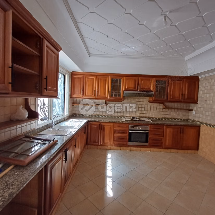 Appartamento in affitto 229 m², 3 camere Maârif Casablanca