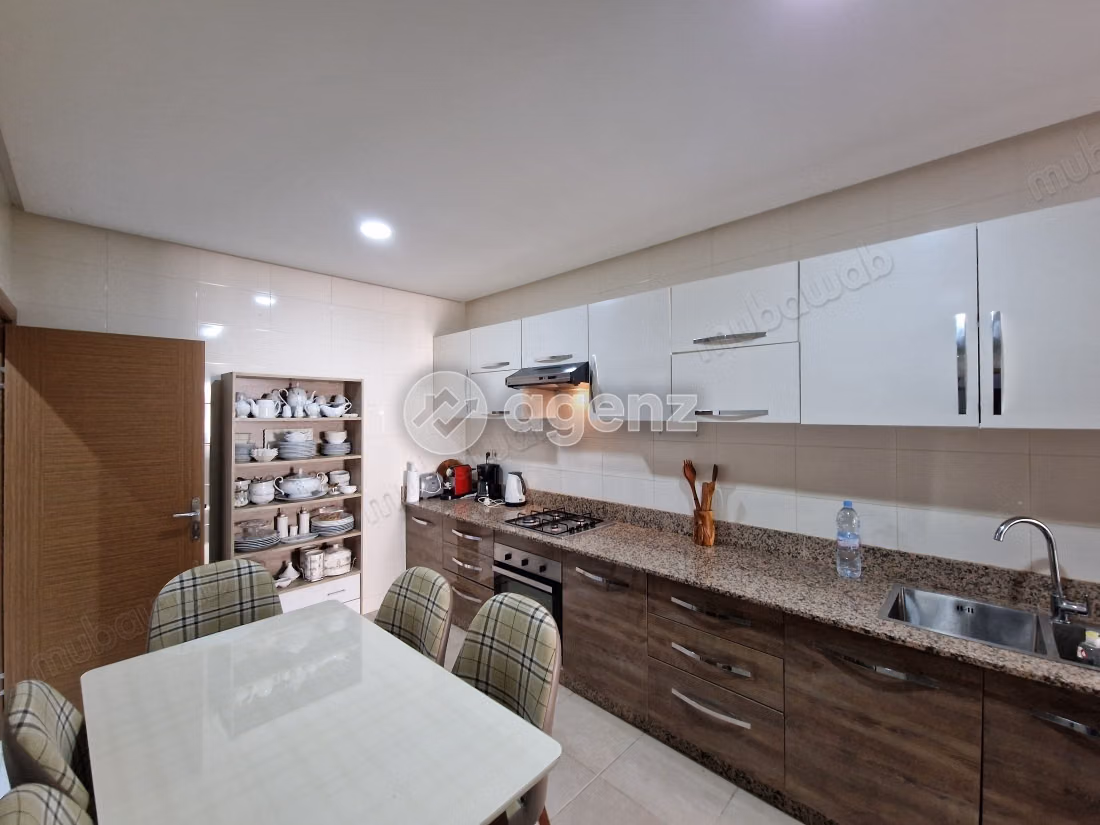 Appartement à vendre 119 m², 3 chambres 
Route immouzer 
Fès