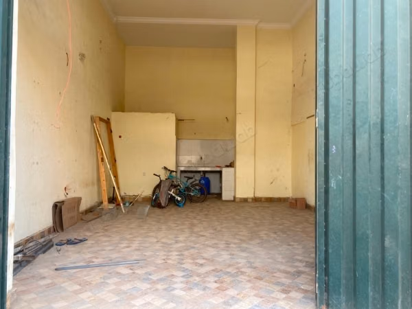 Uffici e negozi in affitto a Victoria. Superficie totale 35 m²