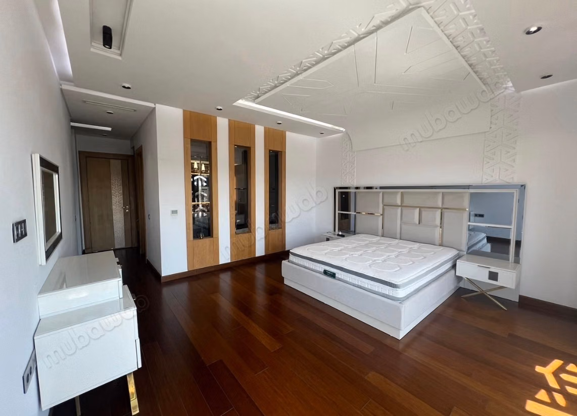 Rent this apartment in the beautiful residences. 3 large rooms. Well furnished