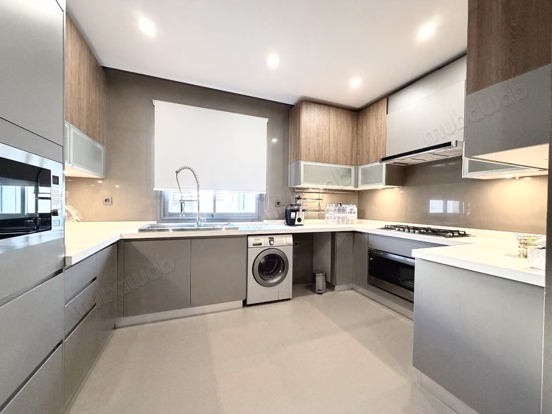 Rent this apartment in the beautiful residences. 3 large rooms. Well furnished