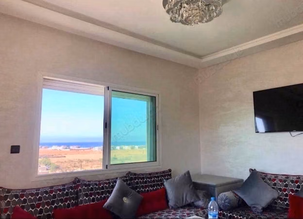 Bellissimo appartamento in affitto a Essaada. 5 camere confortevoli. Antenna parabolica e sicurezza