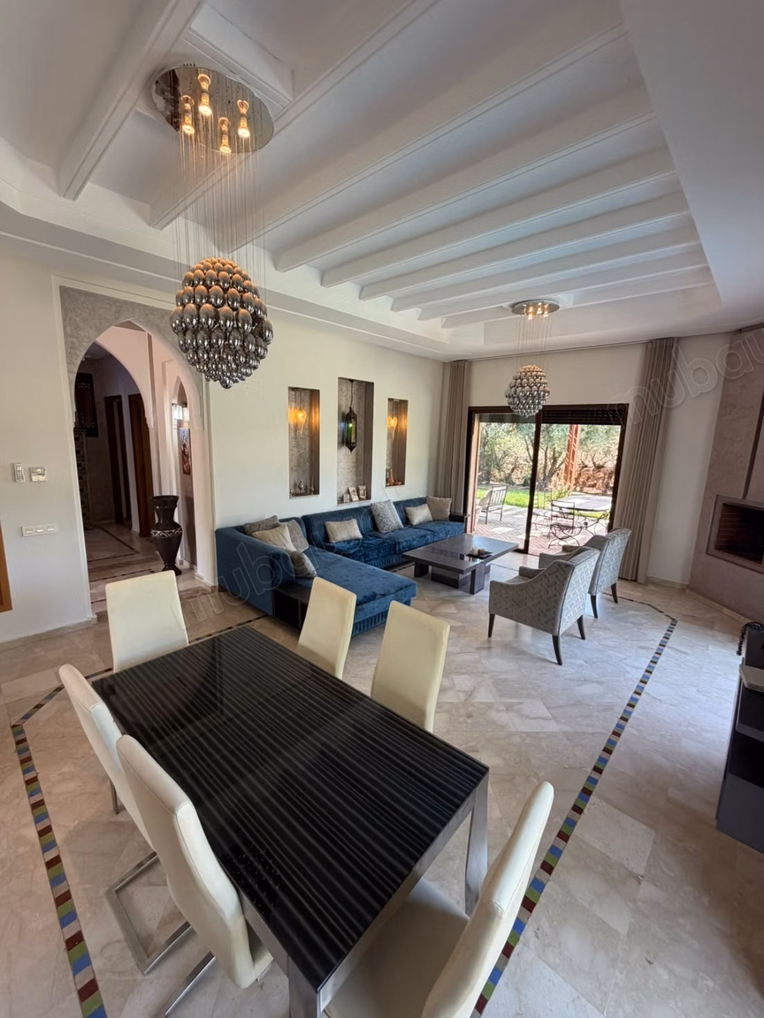 Luxurious villa for sale on Fez Road
