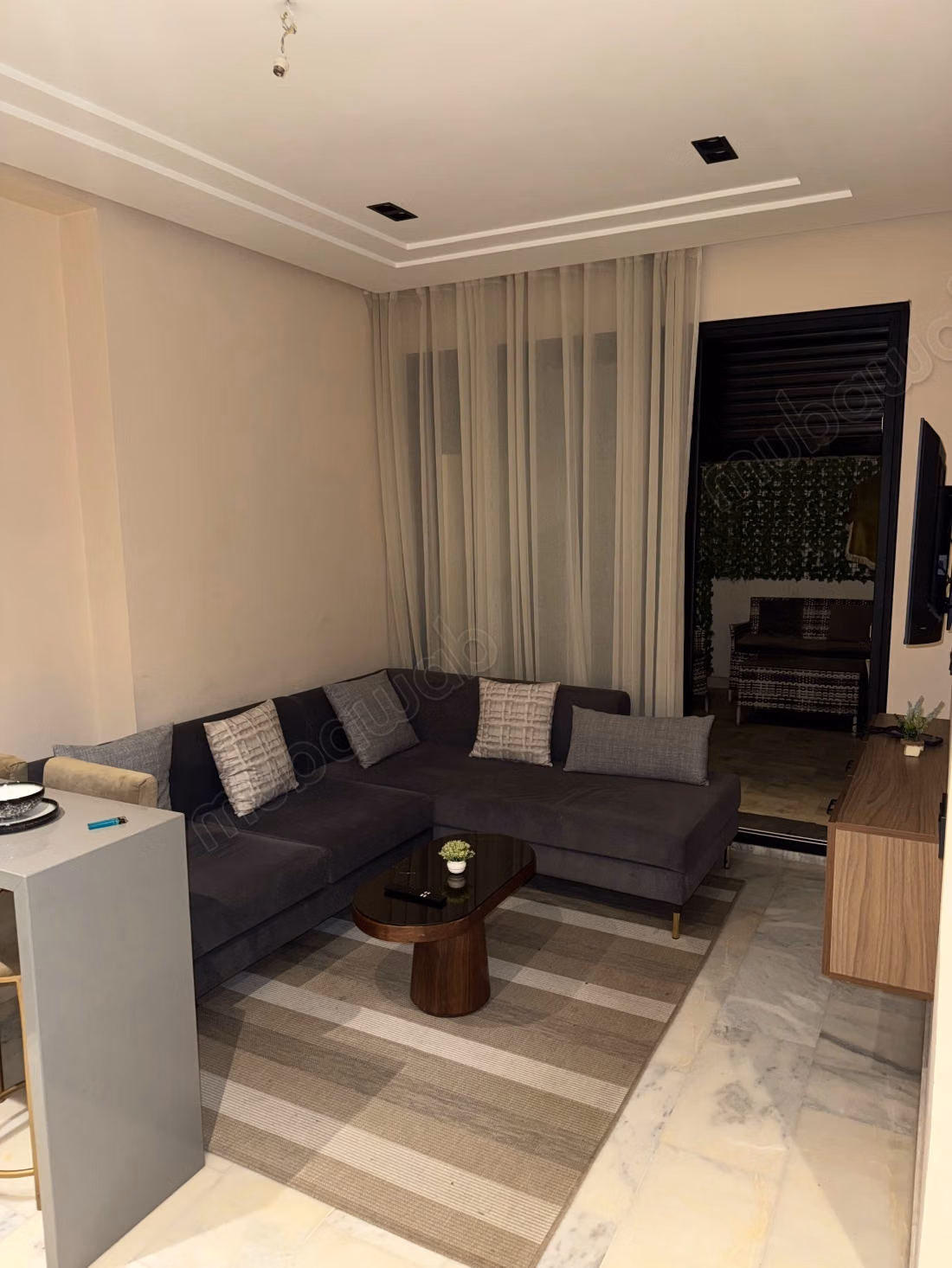 Très bel appartement en location à Bouchentouf.
Surface de 62 m².
Bien meublé