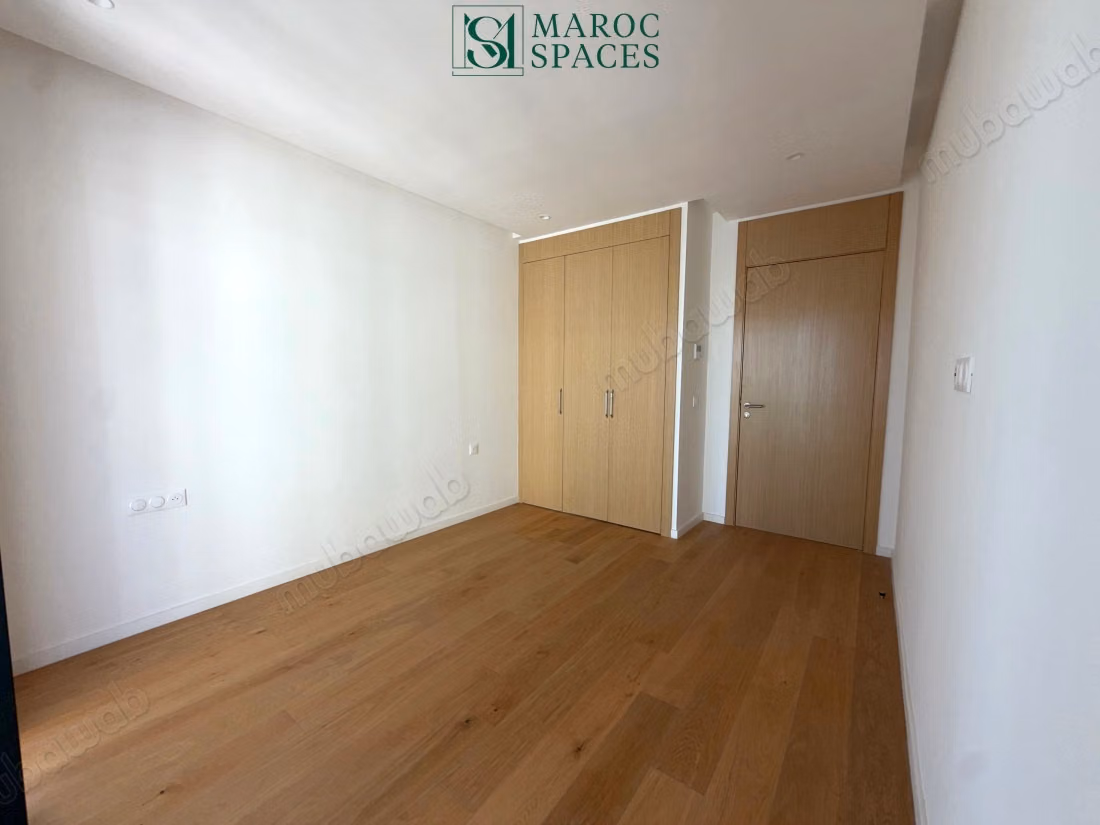 Brand new, 4 bedrooms, panoramic view of CFC