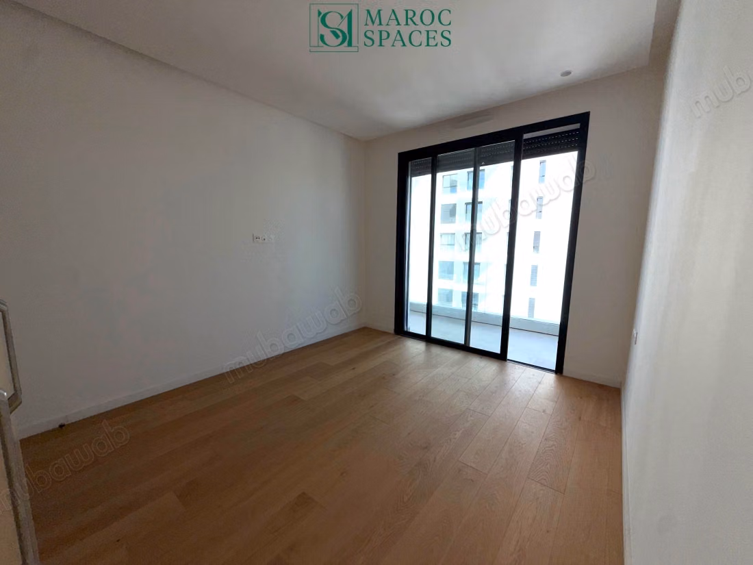Brand new, 4 bedrooms, panoramic view of CFC